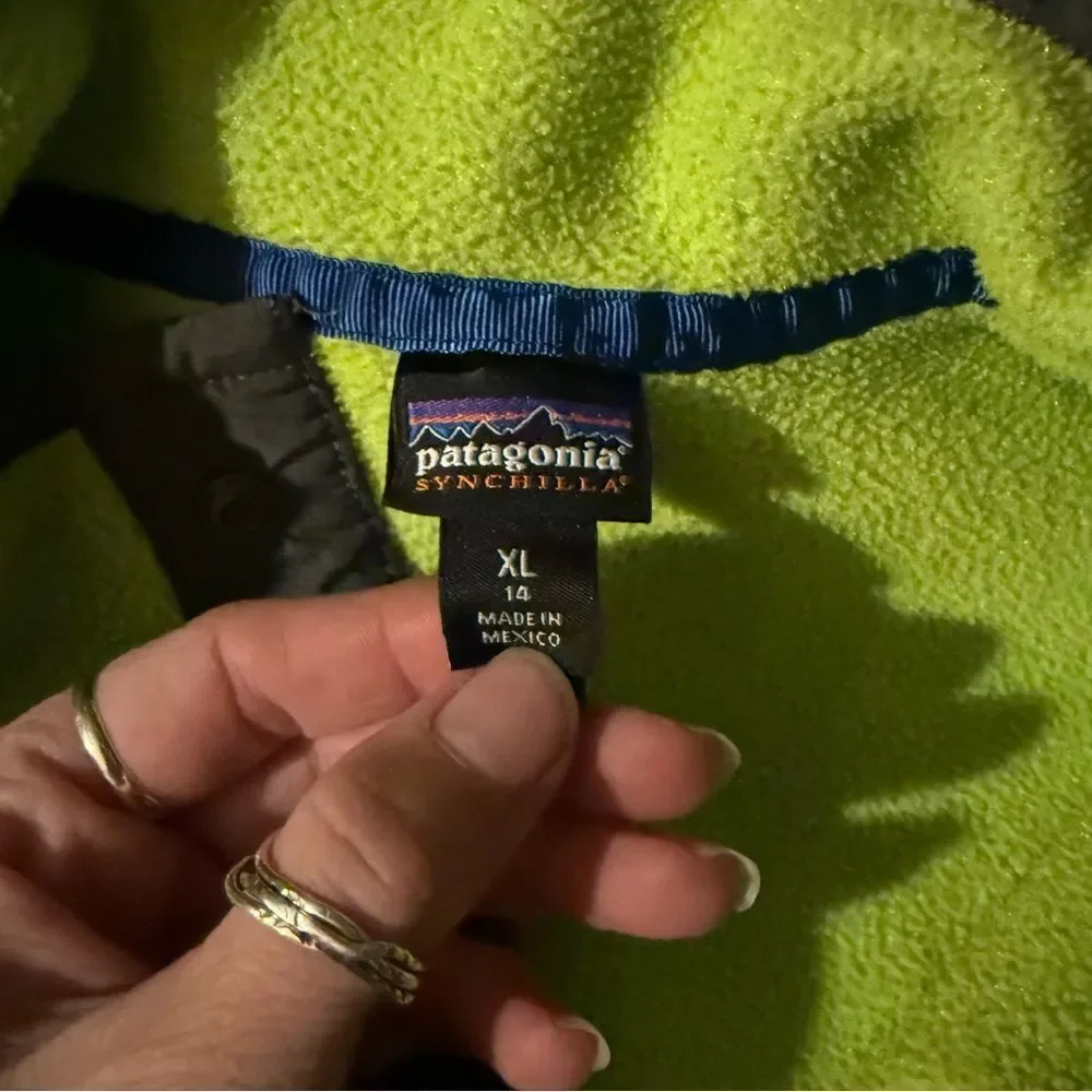 Patagonia Bright yellow/gray 1/4 snap  Synchilla Fleece kids XL